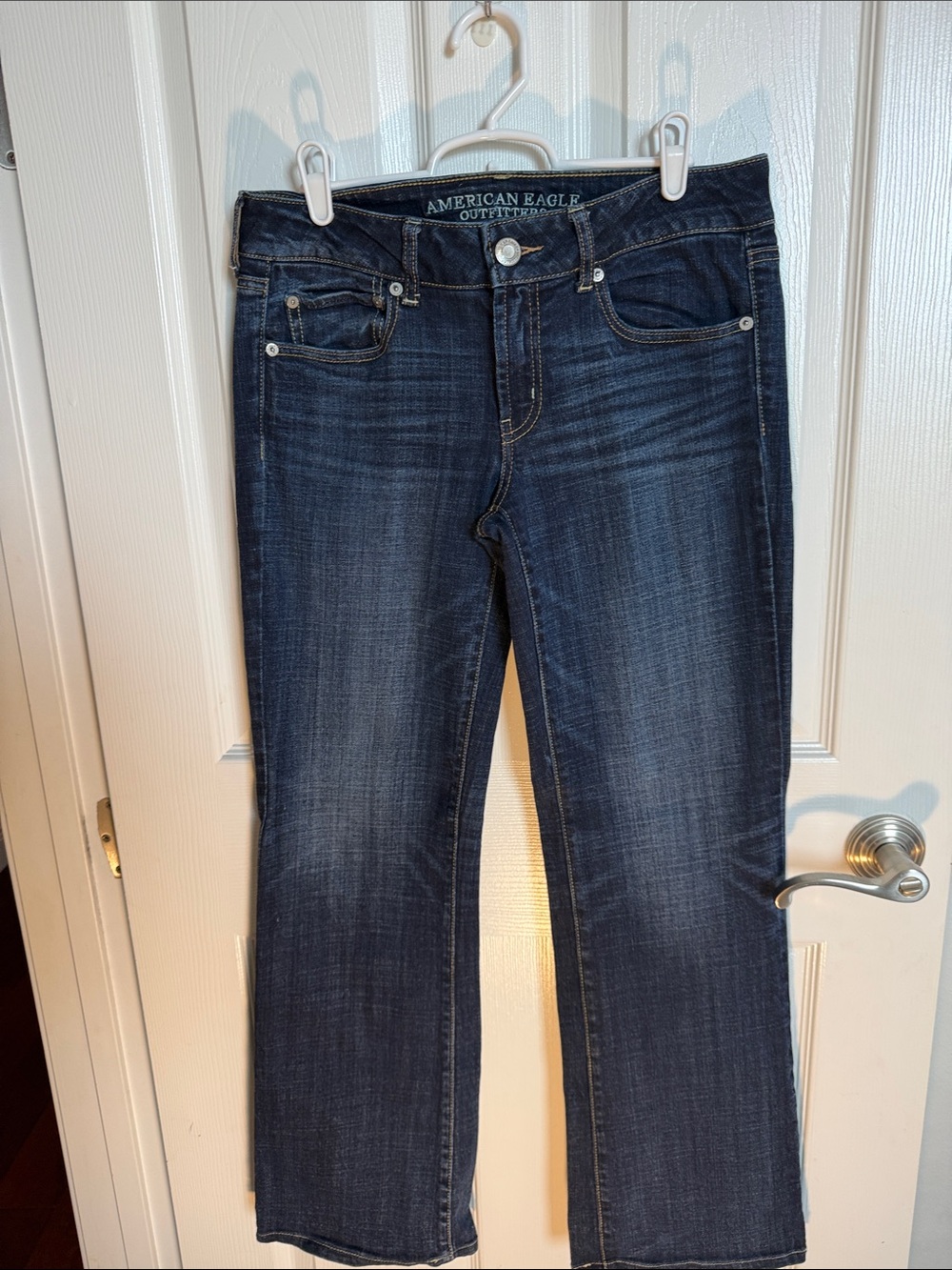 American Eagle Women’s Favorite Boyfriend Stretch (Sz 6R). Dark wash.